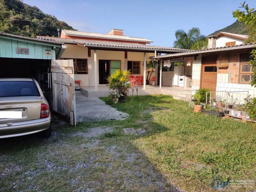 Foto 1 de Casa com 2 Quartos à venda, 75m² em Armação do Pântano do Sul, Florianópolis