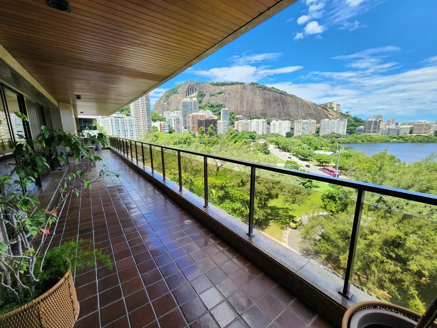 Foto 1 de Apartamento com 3 Quartos para venda ou aluguel, 400m² em Lagoa, Rio de Janeiro