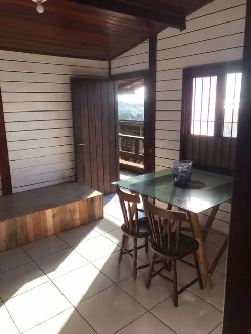 Foto 1 de Casa com 2 Quartos para alugar, 90m² em Itaipu, Niterói