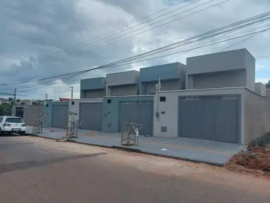 Foto 1 de Casa com 2 Quartos à venda, 79m² em Carolina Parque, Goiânia