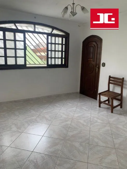 Foto 1 de Sobrado com 2 Quartos à venda, 175m² em Vila Sacadura Cabral, Santo André