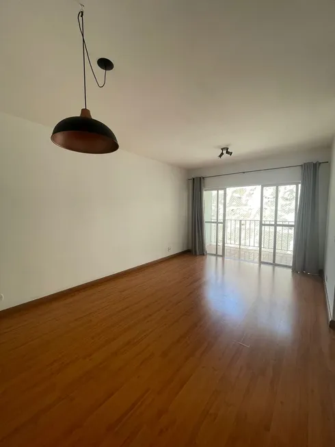 Foto 1 de Apartamento com 3 Quartos para alugar, 85m² em Valparaiso, Petrópolis