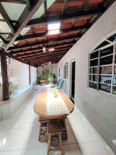 Foto 1 de Casa com 3 Quartos à venda, 169m² em Santa Rosa, Uberlândia