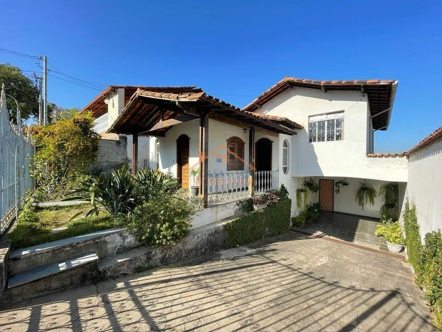 Foto 1 de Casa com 3 Quartos à venda, 300m² em Brasileia, Betim