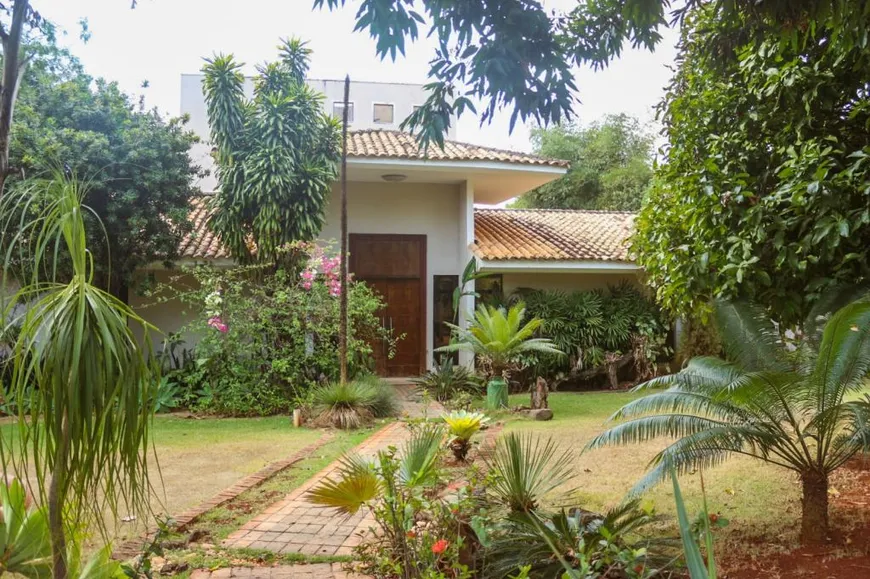 Foto 1 de Casa de Condomínio com 4 Quartos para alugar, 385m² em Residencial Aldeia do Vale, Goiânia