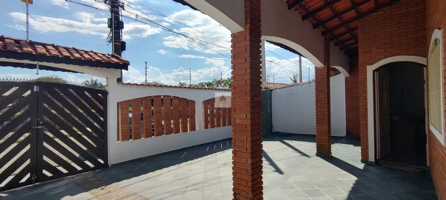 Foto 1 de Casa com 3 Quartos à venda, 141m² em Jardim Jamaica, Itanhaém