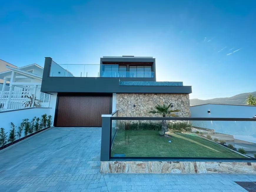 Foto 1 de Casa com 3 Quartos à venda, 420m² em Pedra Branca, Palhoça