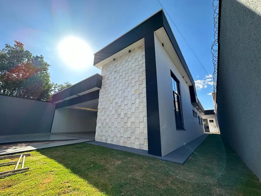 Foto 1 de Casa com 3 Quartos à venda, 190m² em Residencial Vale do Araguaia , Goiânia