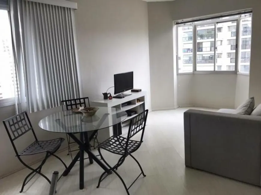 Foto 1 de Flat com 1 Quarto para alugar, 42m² em Vila Nova Conceição, São Paulo