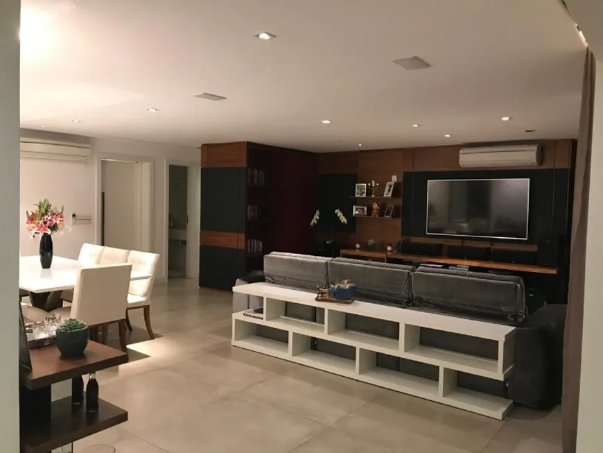 Foto 1 de Apartamento com 3 Quartos à venda, 161m² em Vila Romana, São Paulo