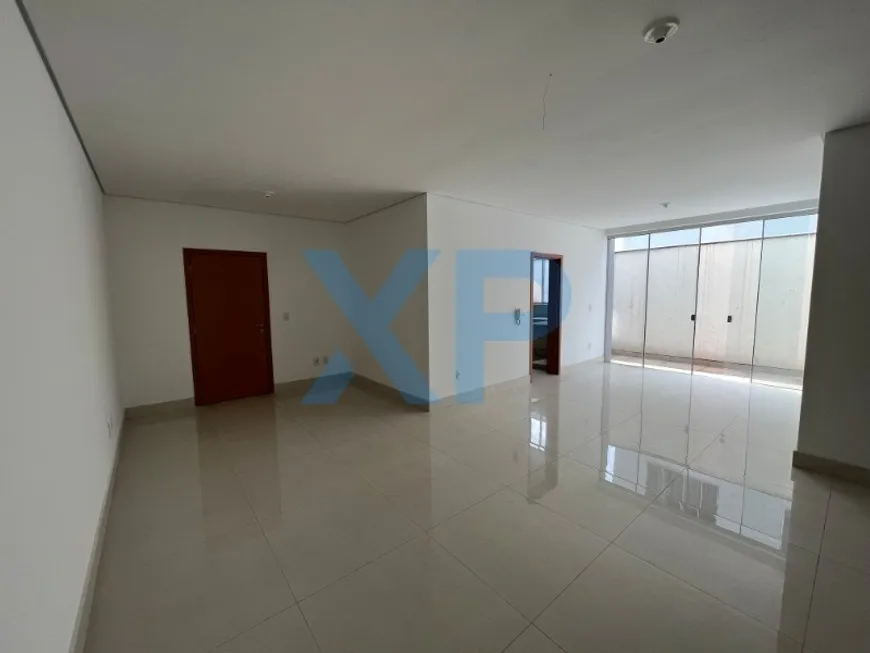 Foto 1 de Apartamento com 3 Quartos à venda, 205m² em Sidil, Divinópolis