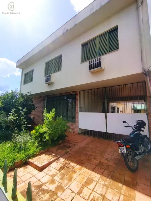 Foto 1 de Casa com 4 Quartos à venda, 241m² em Vila Fujita, Londrina