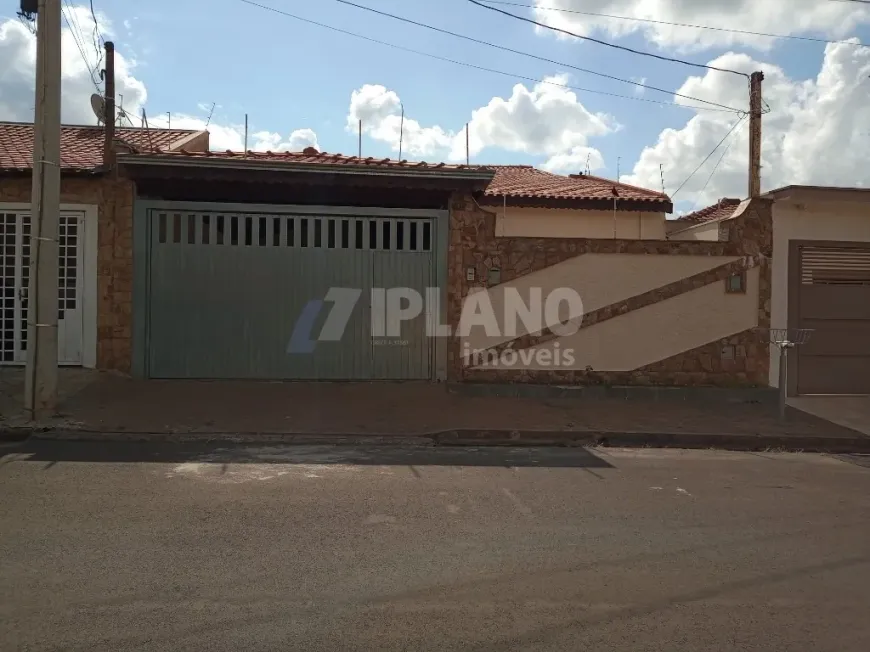 Foto 1 de Casa com 3 Quartos à venda, 189m² em Residencial Itamarati, São Carlos