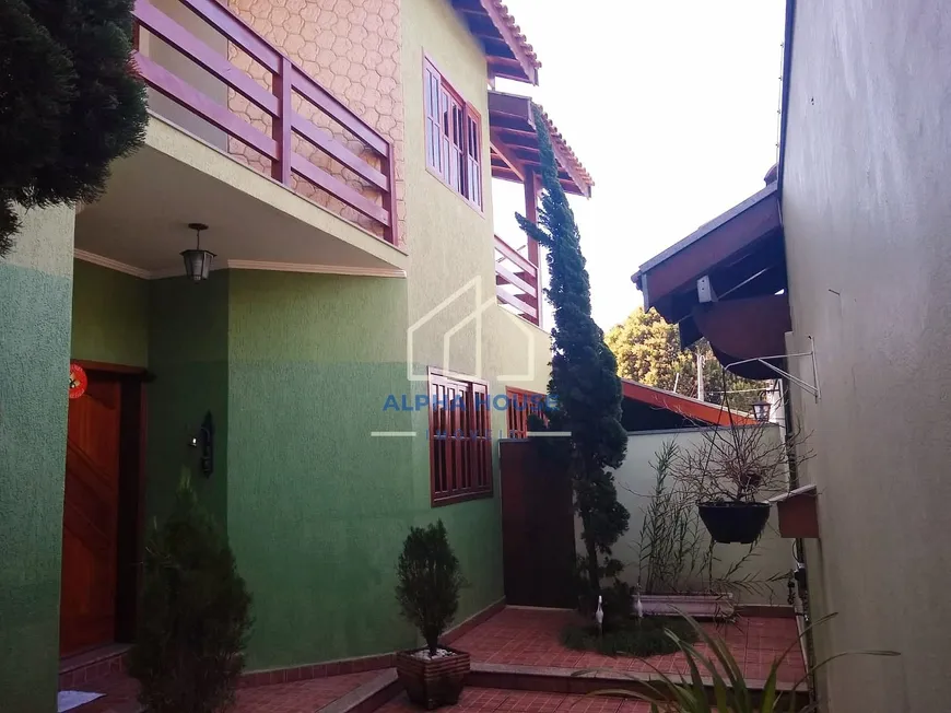 Foto 1 de Sobrado com 3 Quartos à venda, 260m² em Jardim Santa Cecília, Pindamonhangaba