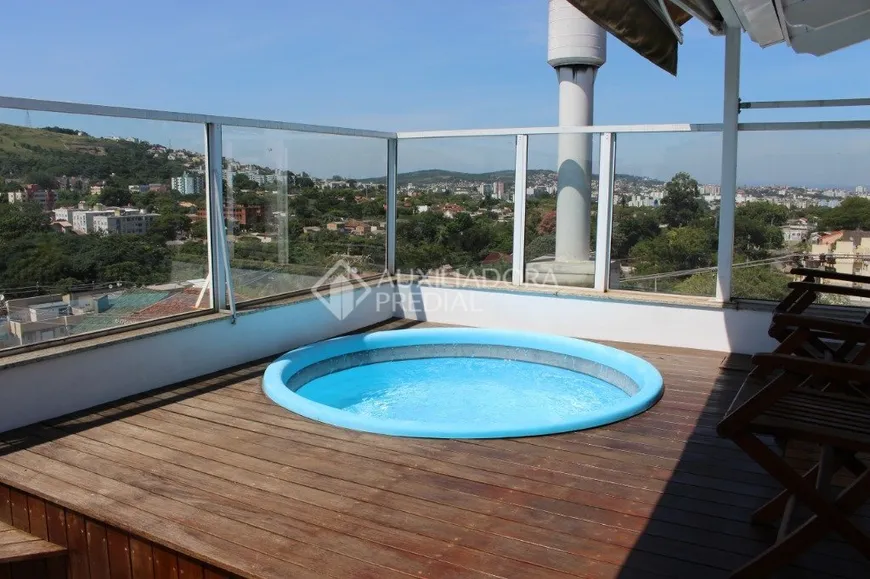 Foto 1 de Casa com 4 Quartos à venda, 400m² em Teresópolis, Porto Alegre