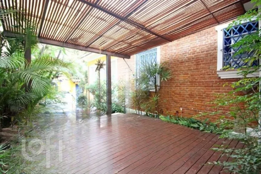 Foto 1 de Casa com 3 Quartos à venda, 300m² em Pinheiros, São Paulo