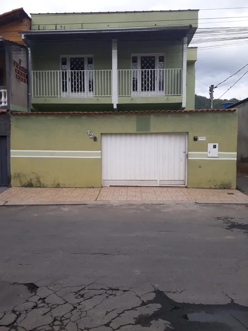 Foto 1 de Sobrado com 3 Quartos à venda, 180m² em Santa Rosa, Itajubá