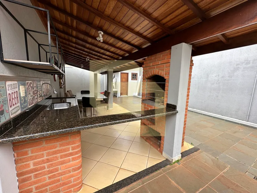 Foto 1 de Casa com 3 Quartos à venda, 180m² em Jardim Rosana, Araras