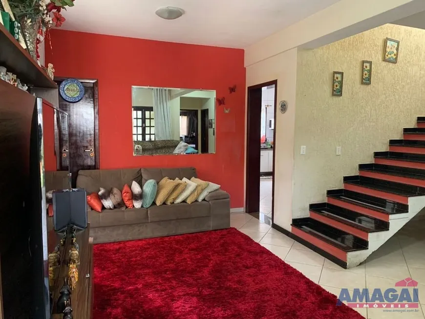 Foto 1 de Casa com 2 Quartos para alugar, 144m² em Loteamento Villa Branca, Jacareí