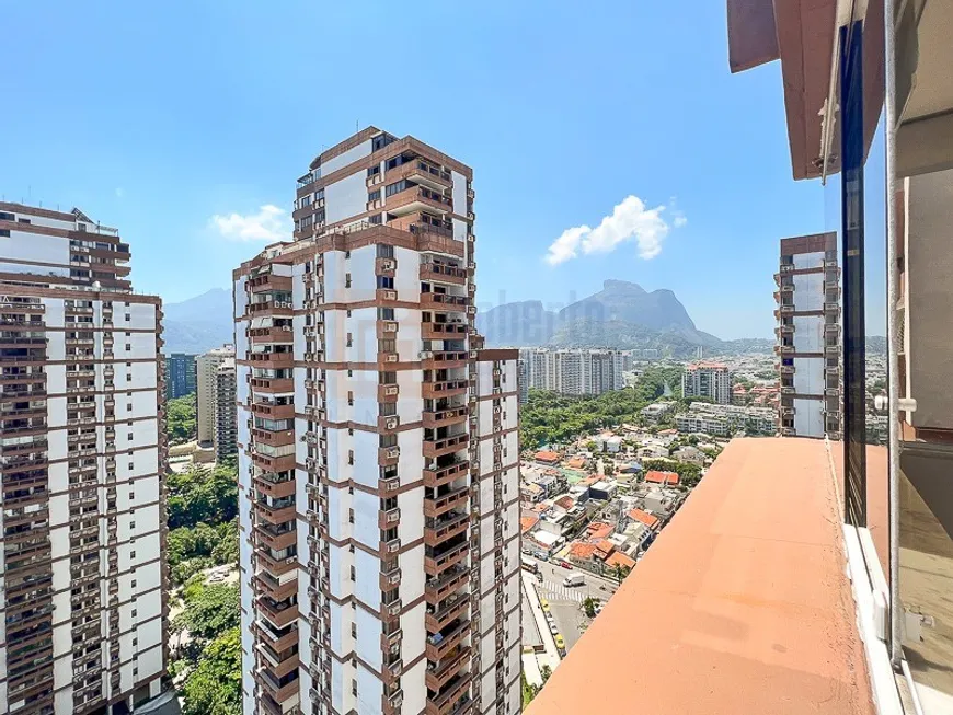 Foto 1 de Apartamento com 3 Quartos à venda, 130m² em Barra da Tijuca, Rio de Janeiro