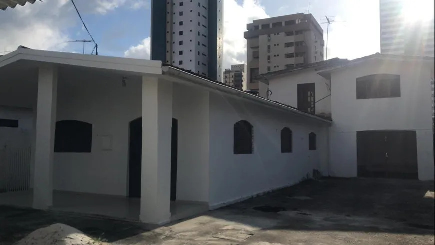 Foto 1 de Casa com 4 Quartos para alugar, 200m² em Manaíra, João Pessoa