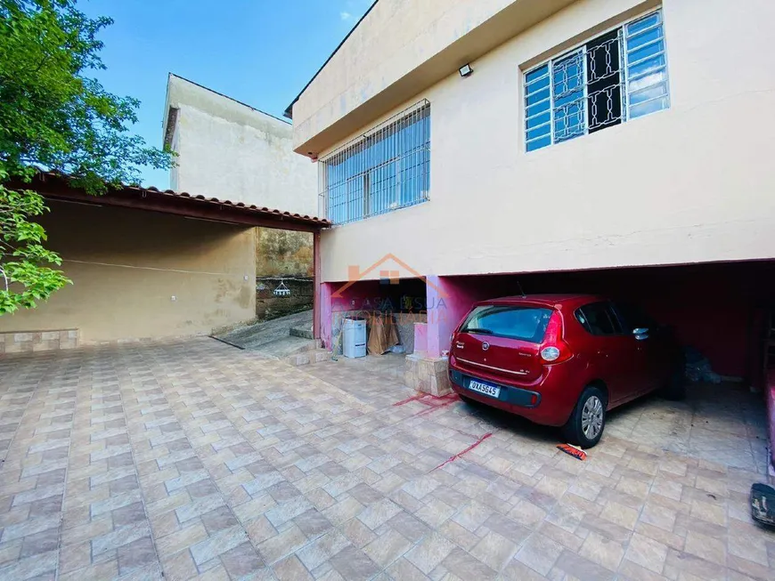 Foto 1 de Casa com 3 Quartos à venda, 360m² em Lindéia, Belo Horizonte