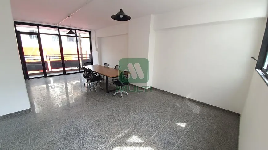 Foto 1 de Sala Comercial com 1 Quarto para alugar, 50m² em Centro, Uberlândia