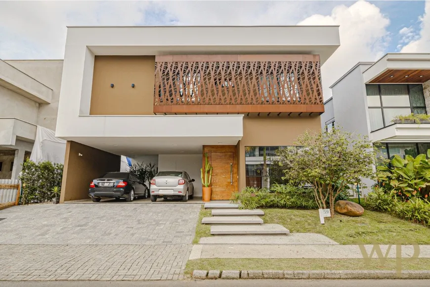 Foto 1 de Casa de Condomínio com 4 Quartos à venda, 275m² em Vila Nova, Joinville