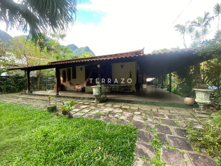 Foto 1 de Casa de Condomínio com 5 Quartos à venda, 200m² em Caneca Fina, Guapimirim