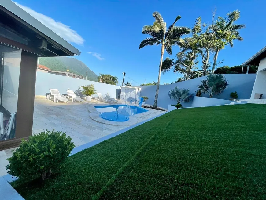 Foto 1 de Casa com 3 Quartos à venda, 145m² em Praia de Fora, Palhoça
