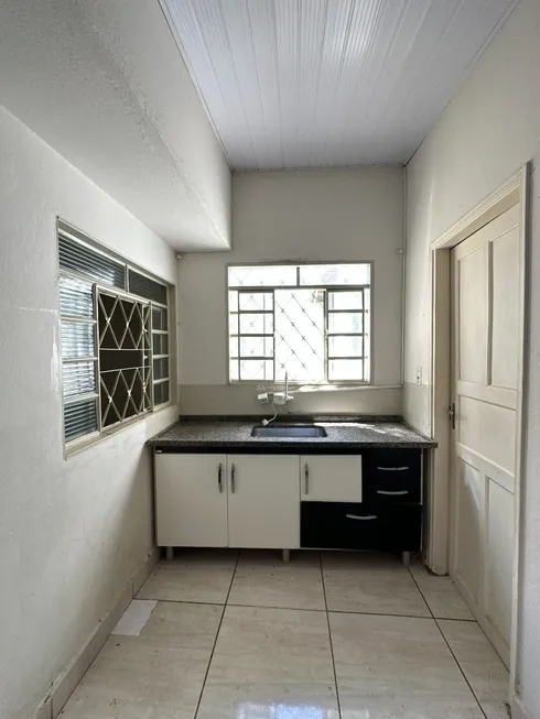 Foto 1 de Casa com 2 Quartos para alugar, 43m² em Antônio Zanaga II, Americana