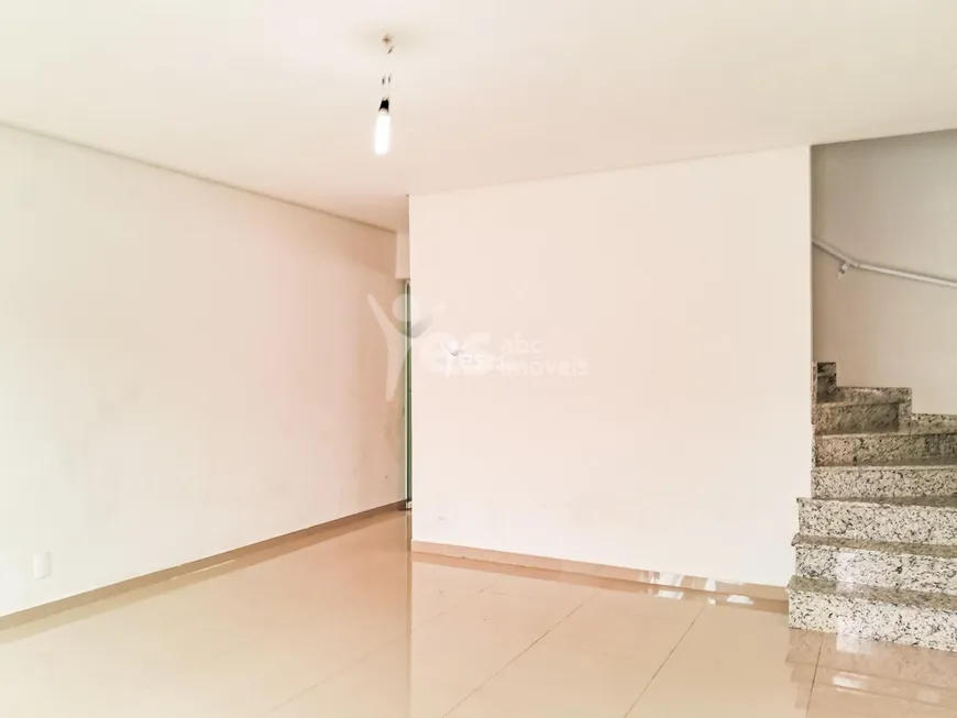 Foto 1 de Casa com 2 Quartos à venda, 130m² em Vila Pires, Santo André