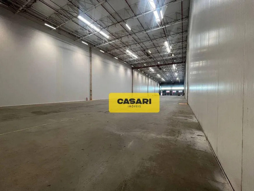 Foto 1 de Galpão/Depósito/Armazém para alugar, 2592m² em Batistini, São Bernardo do Campo