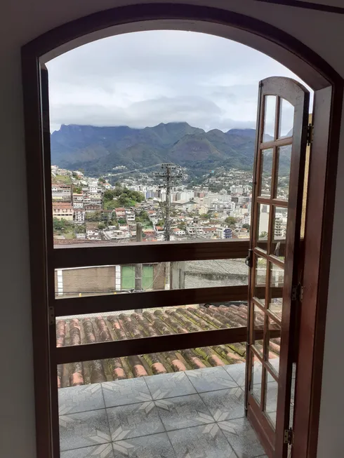 Foto 1 de Casa de Condomínio com 3 Quartos à venda, 70m² em Parque São Luiz, Teresópolis