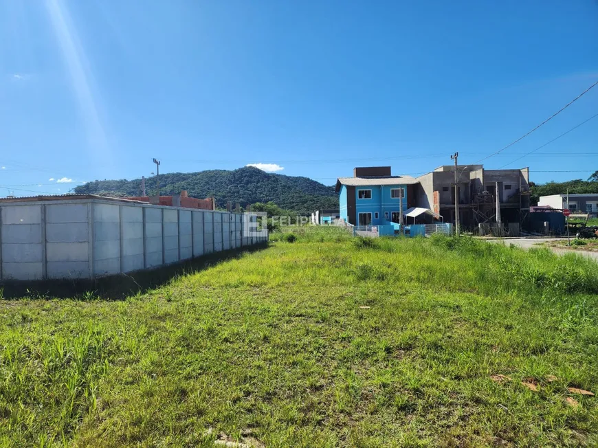 Foto 1 de Lote/Terreno à venda, 200m² em Forquilhas, São José