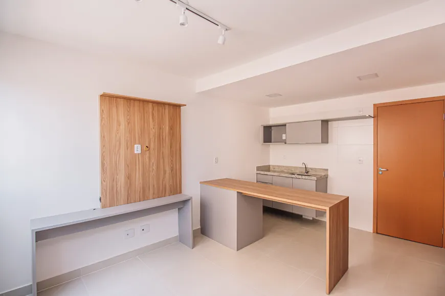 Foto 1 de Apartamento com 1 Quarto para venda ou aluguel, 25m² em São Mateus, Juiz de Fora