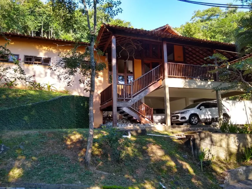 Foto 1 de Casa de Condomínio com 3 Quartos à venda, 266m² em Rio do Ouro, São Gonçalo