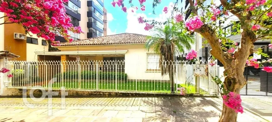 Foto 1 de Casa com 5 Quartos à venda, 290m² em Petrópolis, Porto Alegre