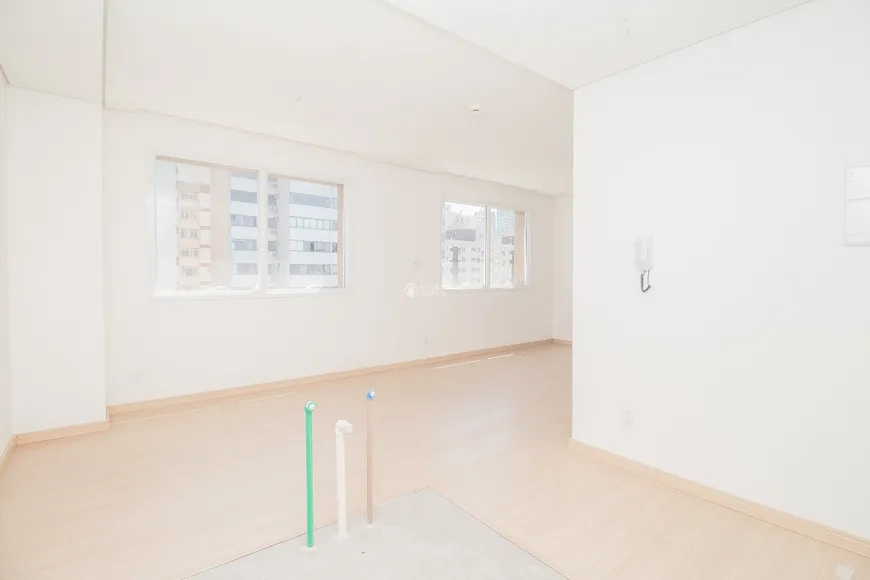 Foto 1 de Apartamento com 1 Quarto para alugar, 35m² em Cidade Baixa, Porto Alegre