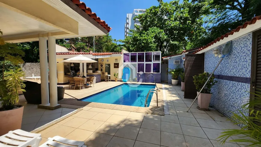 Foto 1 de Casa de Condomínio com 6 Quartos à venda, 854m² em Barra da Tijuca, Rio de Janeiro