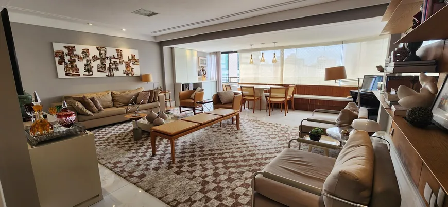 Foto 1 de Apartamento com 4 Quartos à venda, 183m² em Pituba, Salvador