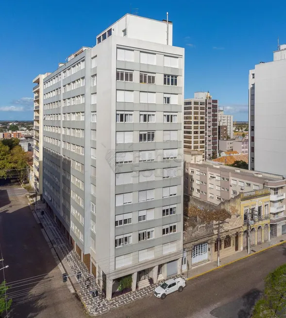 Foto 1 de Apartamento com 4 Quartos à venda, 177m² em Centro, Pelotas