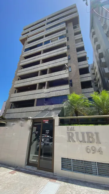 Foto 1 de Apartamento com 3 Quartos à venda, 141m² em Ponta Verde, Maceió