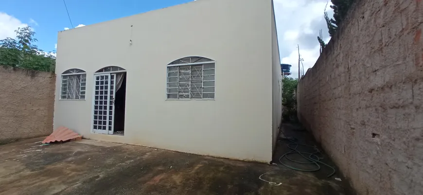 Foto 1 de Casa com 2 Quartos à venda, 85m² em Taguatinga Norte, Brasília