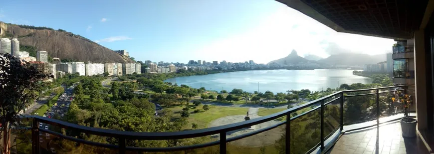 Foto 1 de Apartamento com 4 Quartos à venda, 225m² em Lagoa, Rio de Janeiro