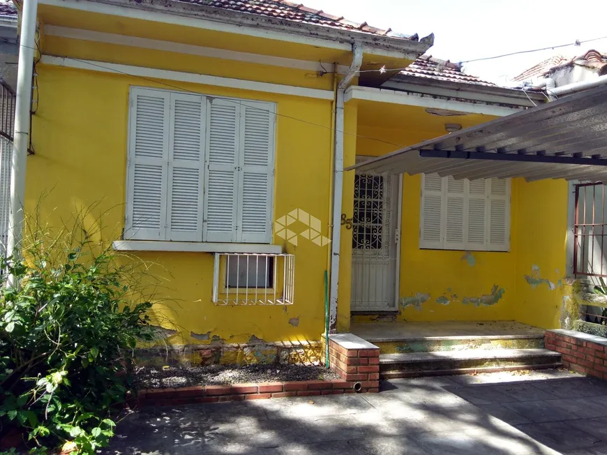 Foto 1 de Casa com 3 Quartos à venda, 110m² em Santo Antônio, Porto Alegre