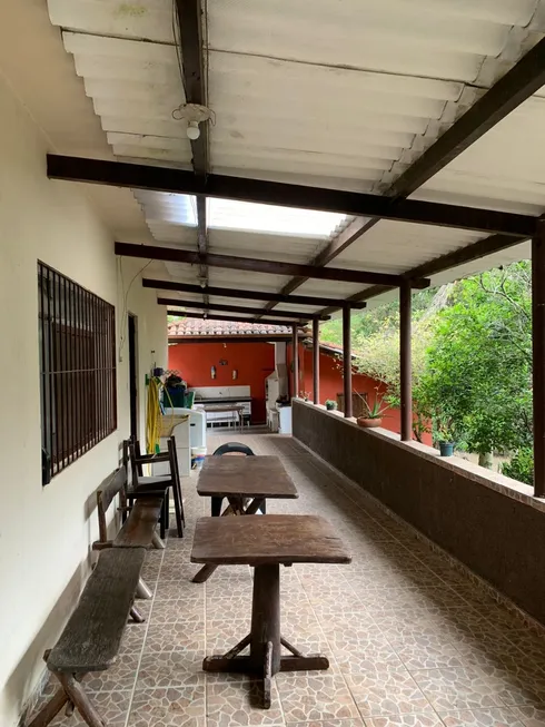 Foto 1 de Fazenda/Sítio com 4 Quartos à venda, 268m² em Chácara Dora, Araçariguama