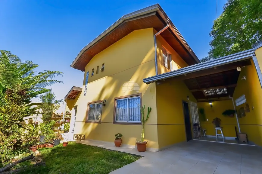 Foto 1 de Sobrado com 3 Quartos à venda, 107m² em Tingui, Curitiba