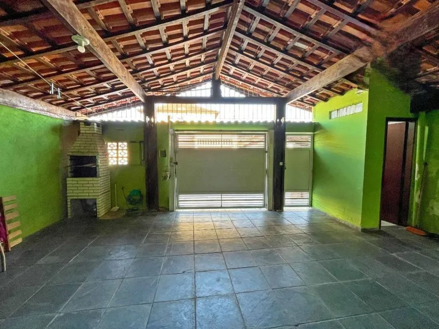 Foto 1 de Casa com 2 Quartos à venda, 250m² em Vila Tupi, Praia Grande