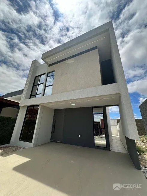 Foto 1 de Casa de Condomínio com 4 Quartos à venda, 175m² em Malvinas, Campina Grande